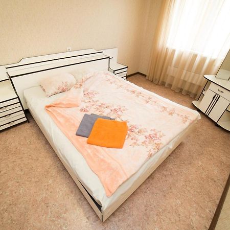 2К Quartira Na Obl B - Ce Apartment Chelyabinsk Luaran gambar