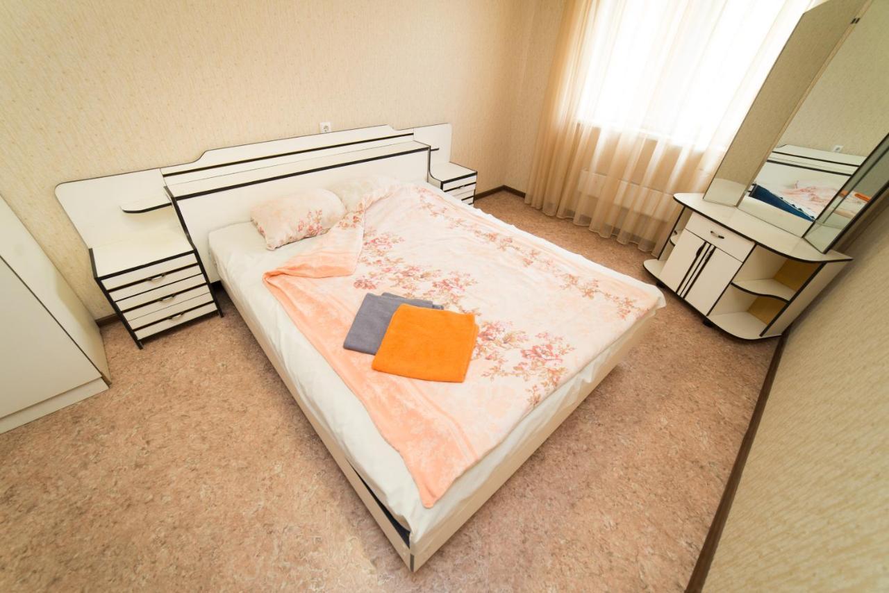 2К Quartira Na Obl B - Ce Apartment Chelyabinsk Luaran gambar